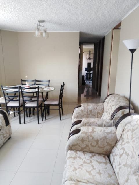 Vendo Lindo Dpto en calle Jirón Los Incas 1, Piso 3, La Molina - 1