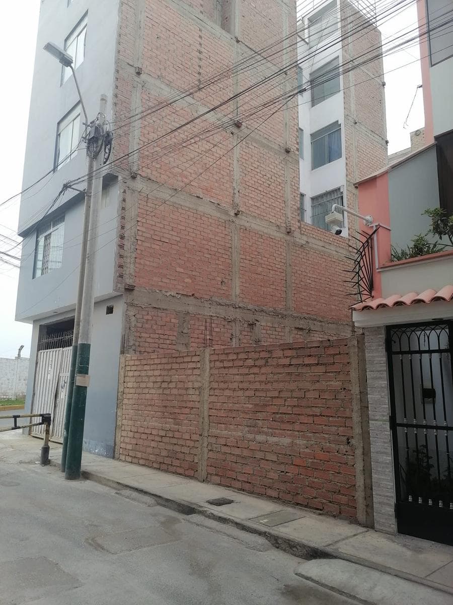 Vendemos Terreno Bien Ubicado En Santiago De Surco - 1