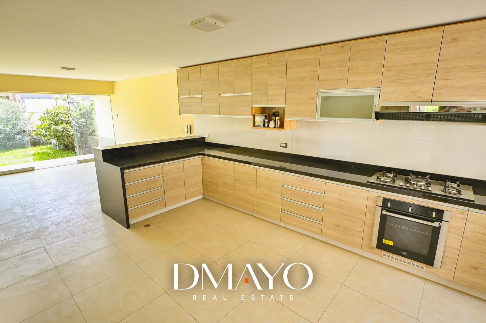 Casa en venta 5 dormitorios, 4 baños, piscina, cochera, sauna y jacuzzi - Lagunas de La Molina - 1