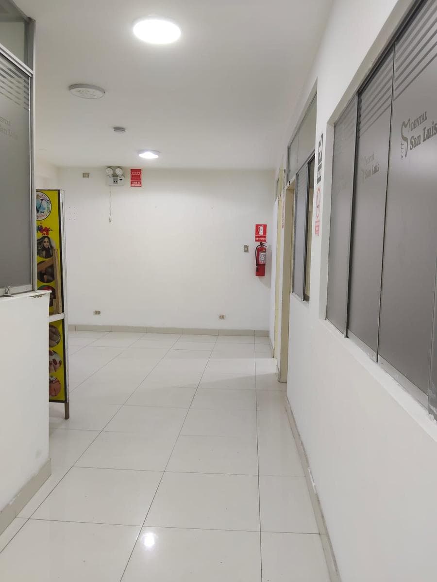 ALQUILER DE LOCAL EN SEGUNDO PISO-FRENTE AL MERCADO VILLA SUR-RUBRO DE SALUD - 1