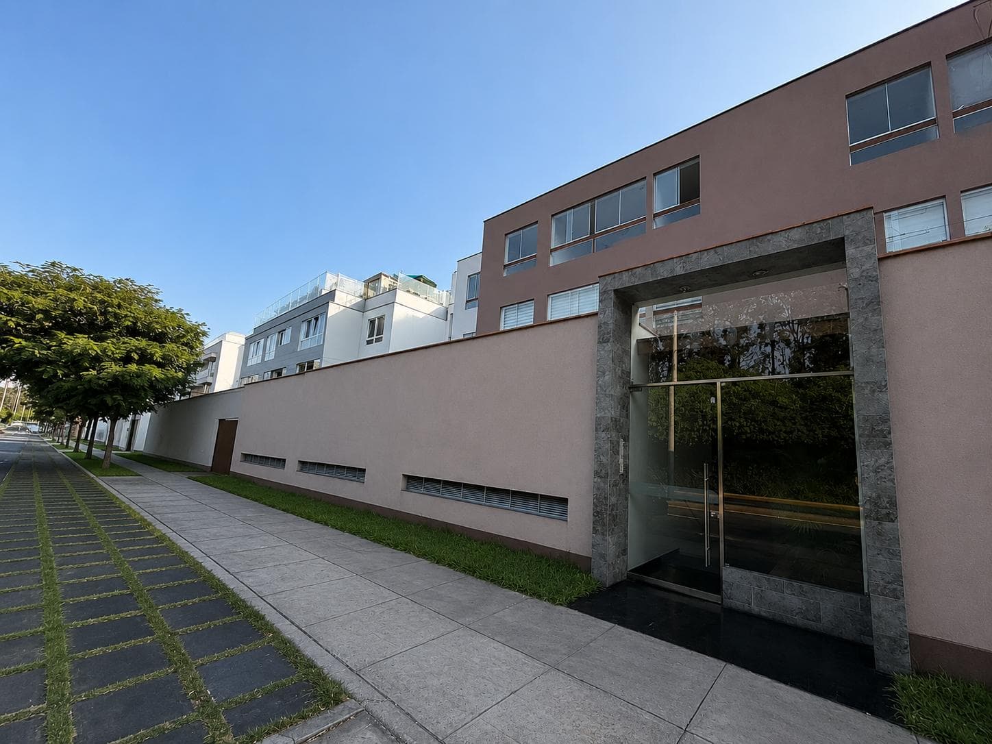 Oportunidad de Inversión - Departamento con 2 Cocheras Depósito en La Molina - 1