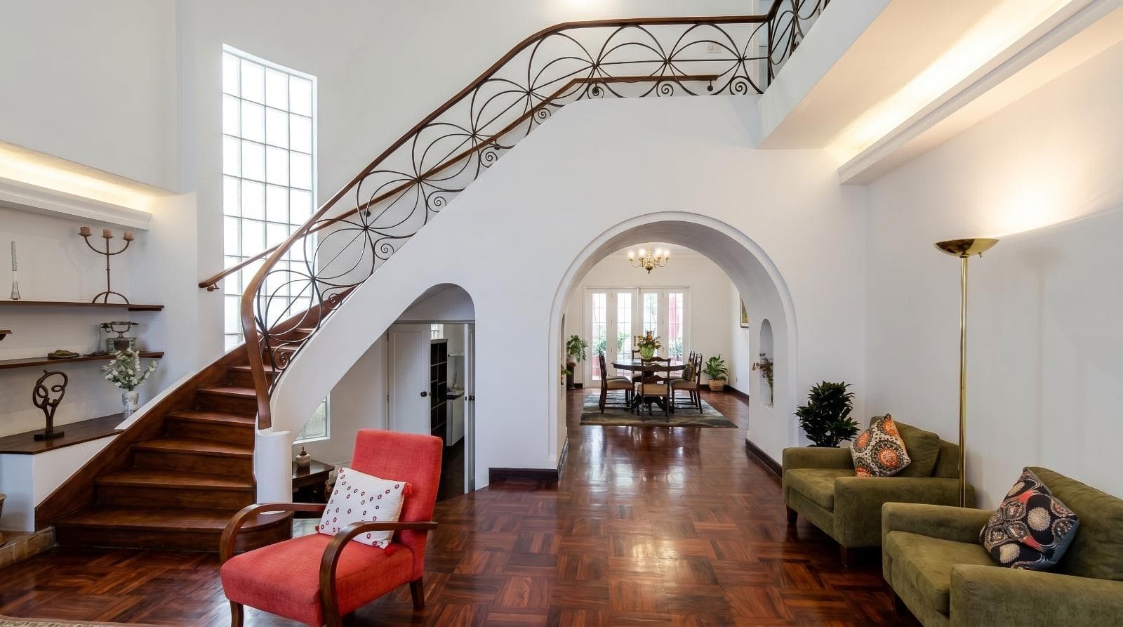 Alquiler de Linda Casa Remodelada en Miraflores – Cerca al Colegio María Reina - 1