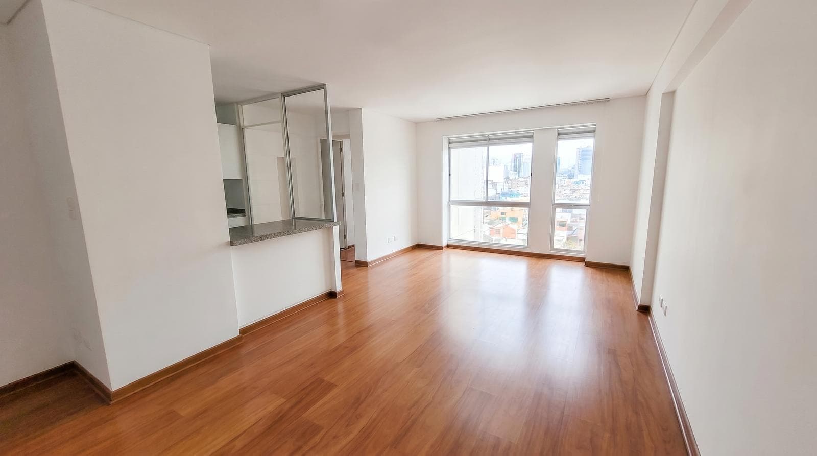 Departamento en Venta en Jesus Maria cerca Plaza San Jose con Cochera - 1