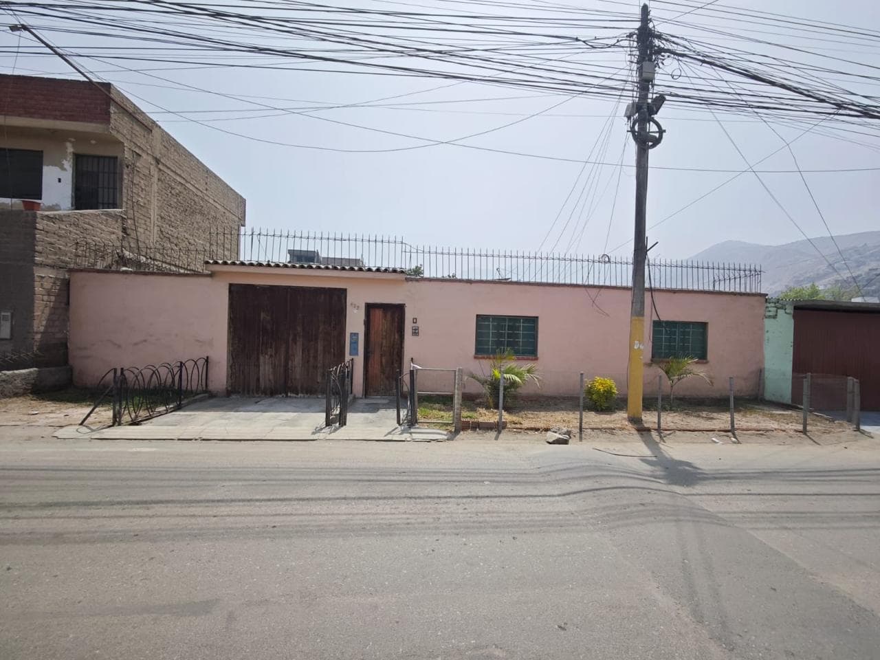 Se Vende Casa y Terreno en Santa Clara - Ate - 1