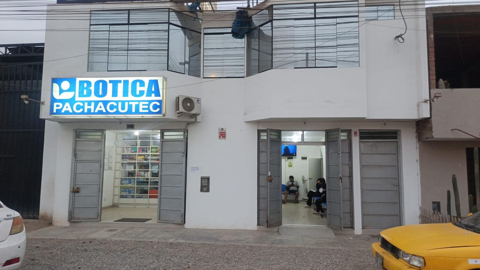 Venta De Local Comercial Y Policlínico En Pleno Funcionamiento En Pachacútec, Ventanilla - 1