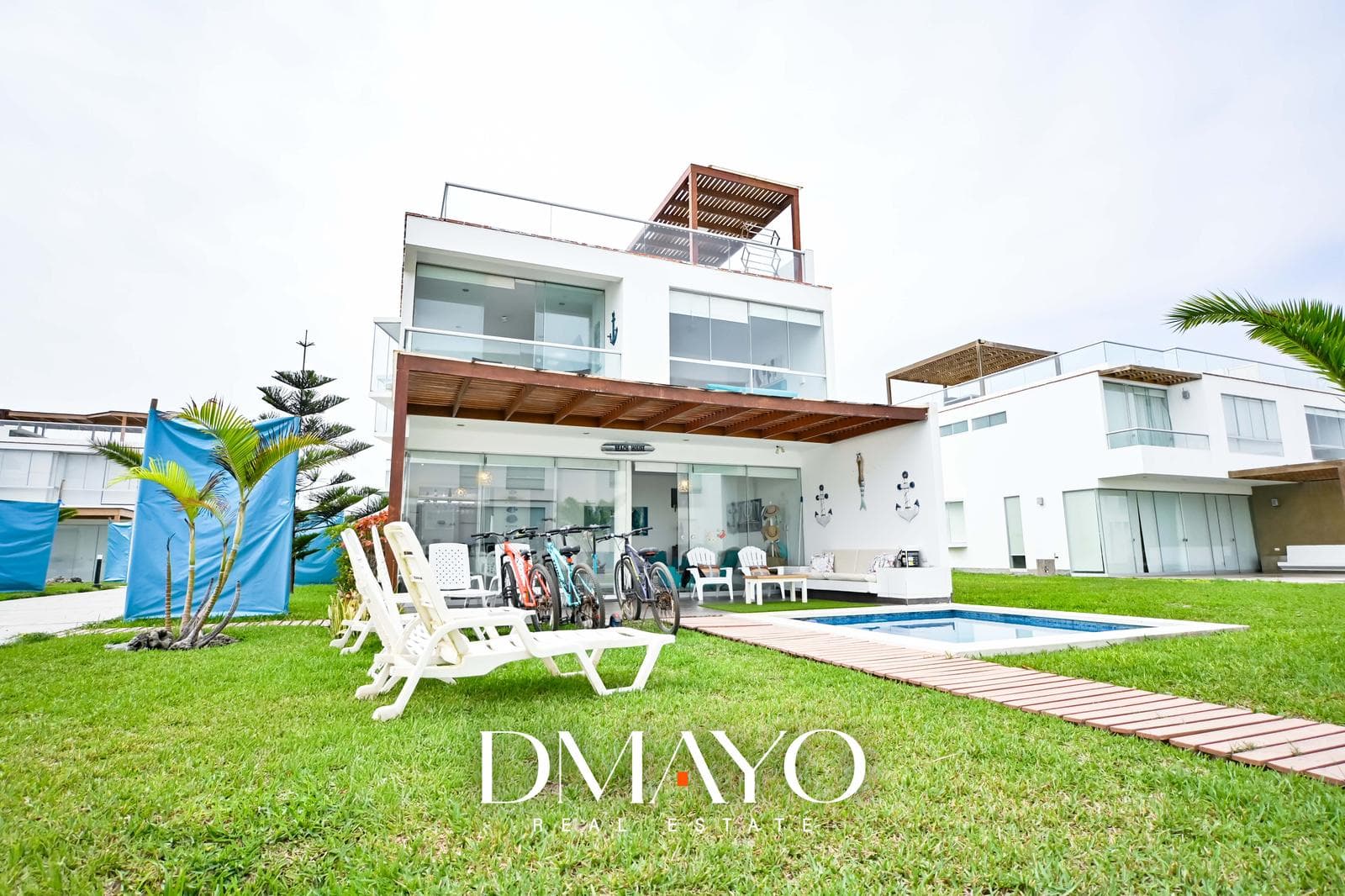 Casa de Playa en Venta, 4 Dormitorios, Piscina y Terraza Social en Panorama de Asia - 1