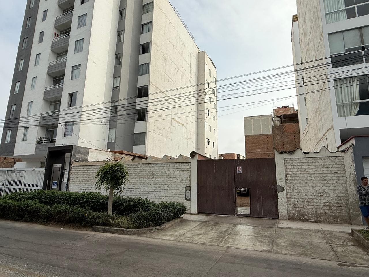 Venta De Terreno Bien Ubicado Frente A Parque en Maranga San Miguel - 1