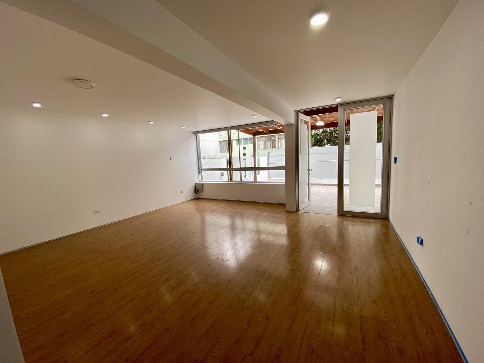 Alquiler de departamento en Miraflores (Sin muebles) - 1