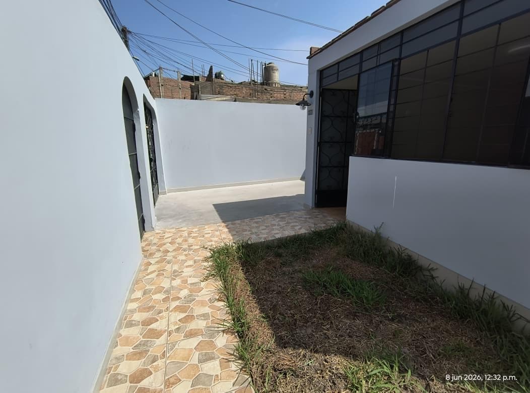 CASA AMPLIA DE 200 M2 EN VENTA - 1