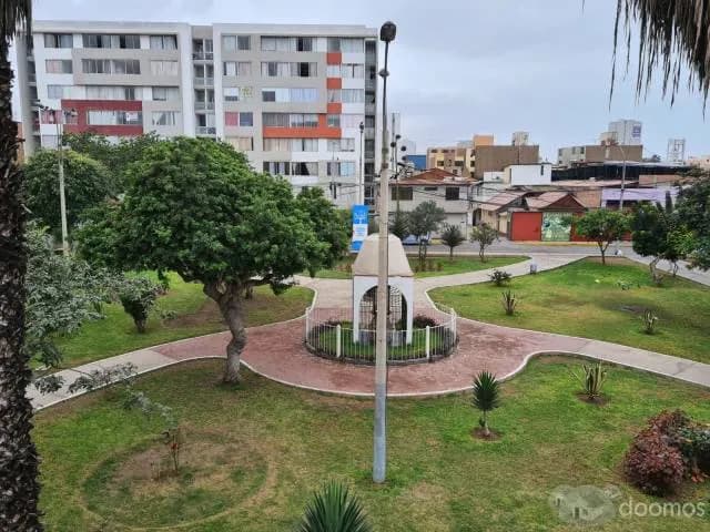 Casa de 2 pisos y terraza - 1
