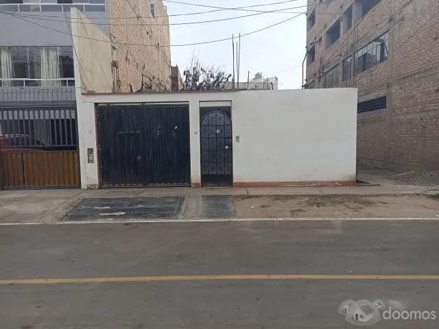 Vendo casa frente a parque, zona residencial - 1
