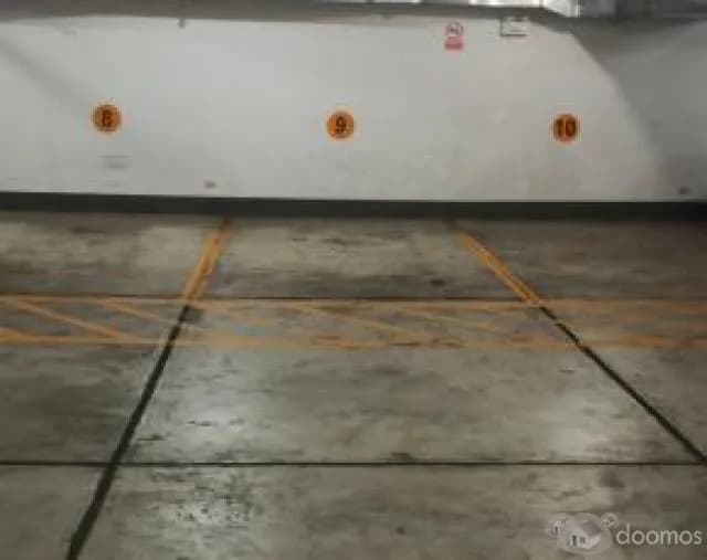 Alquiler de estacionamiento techado - 1