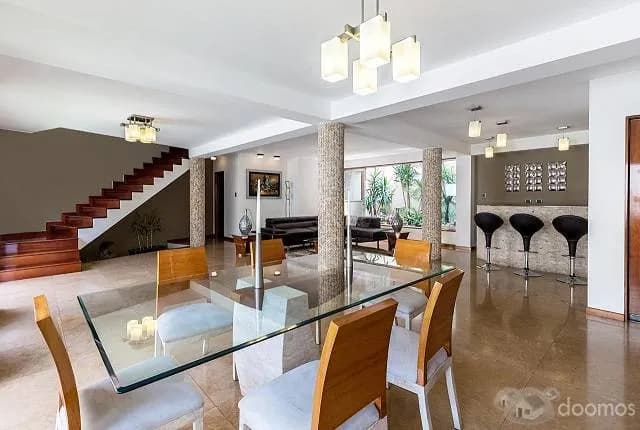 HERMOSA CASA EN ZONA EXCLUSIVA DE SURCO - 1