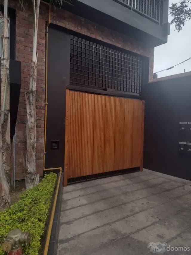 ALQUILER DE COCHERA EN MIRAFLORES - 1