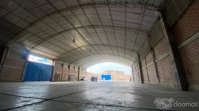 ALQUILO LOCAL COMERCIAL/INDUSTRIAL CON ALMACEN Y OFICINAS - 2