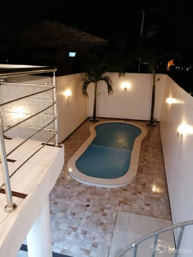 En venta casa con piscina - 1