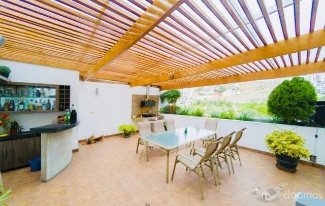 Se vende hermoso dúplex en Santiago de Surco con vista a parque - 1