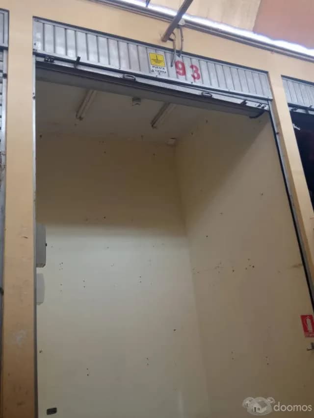 SE VENDE STAND EN EL CENTRO COMERCIAL EL UNIVERSO ACCU 2 - 1