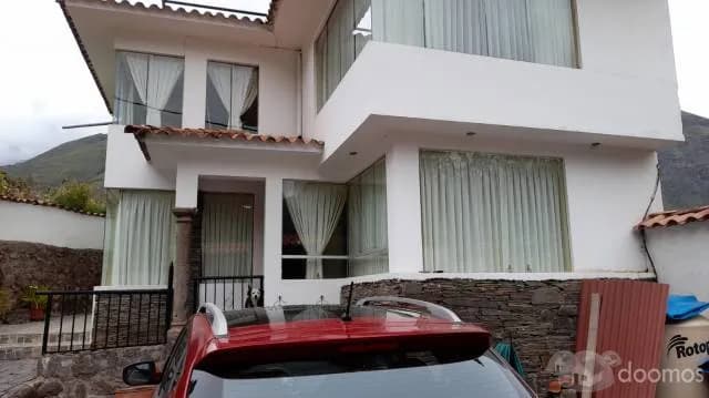 CUZCO Venta Bonito Inmueble de 3 pisos A.T. 280 m,2  A.C. 150 m2  4 Dorm. 2 baños 1/2  US$200,000  NEGOCIABLE. - 1