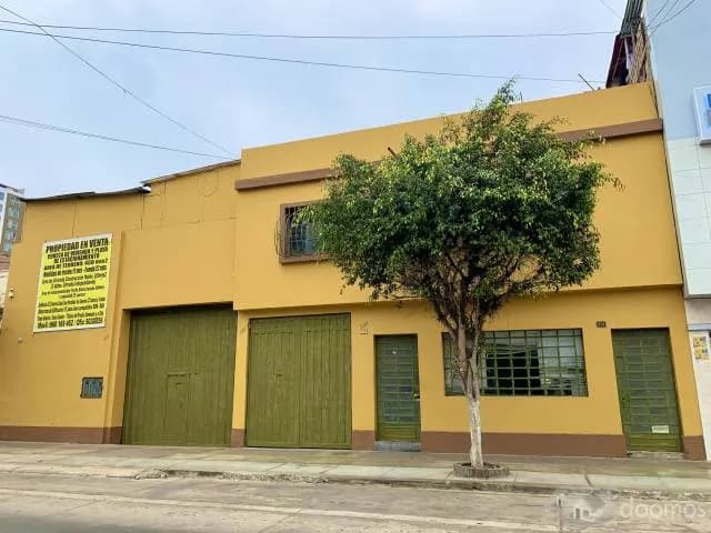 SE VENDE OPORTUNIDAD DE NEGOCIO! PLAYA DE ESTACIONAMIENTO MAS VIVIENDA (2 DEPARTAMENTOS ENTRADA INDEPENDIENTE) - 1