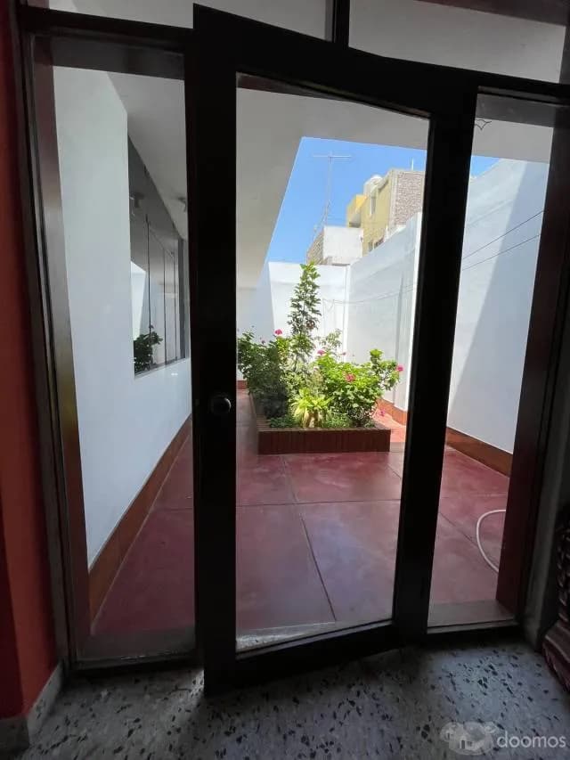 ALQUILER DE CASA EN NUEVO CHIMBOTE CERCA A LA PLAZA MAYOR - 1