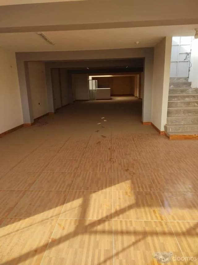 Ocasion: Alquiler De Local Comercial En Mercado Los Patos - 1