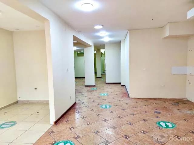 Alquilo Local Comercial en 1er Piso - Solo Para Deposito - 1