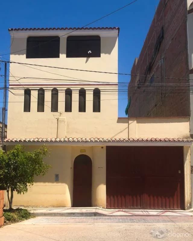 VENTA DE OCASION: CASA AMPLIA 2 PISOS (A 3 MIN. DEL CENTRO DE TACNA) - 1