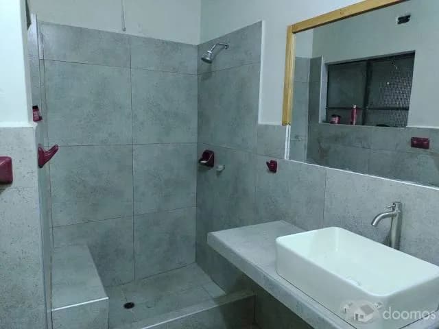 Alquilo departamento en  Gamarra. - 2