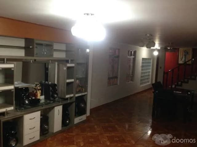 ALQUILER DE CASA DE 2 PISOS - COMAS - 1