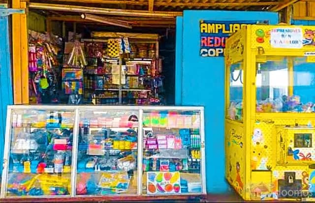 Ocacion bajo de precio vendo dos puestos comerciales juntos en ventanilla - 2