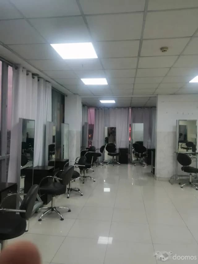 Ate vendemos edificio de 7 pisos 3 sótanos  20 estacionamientos - 2