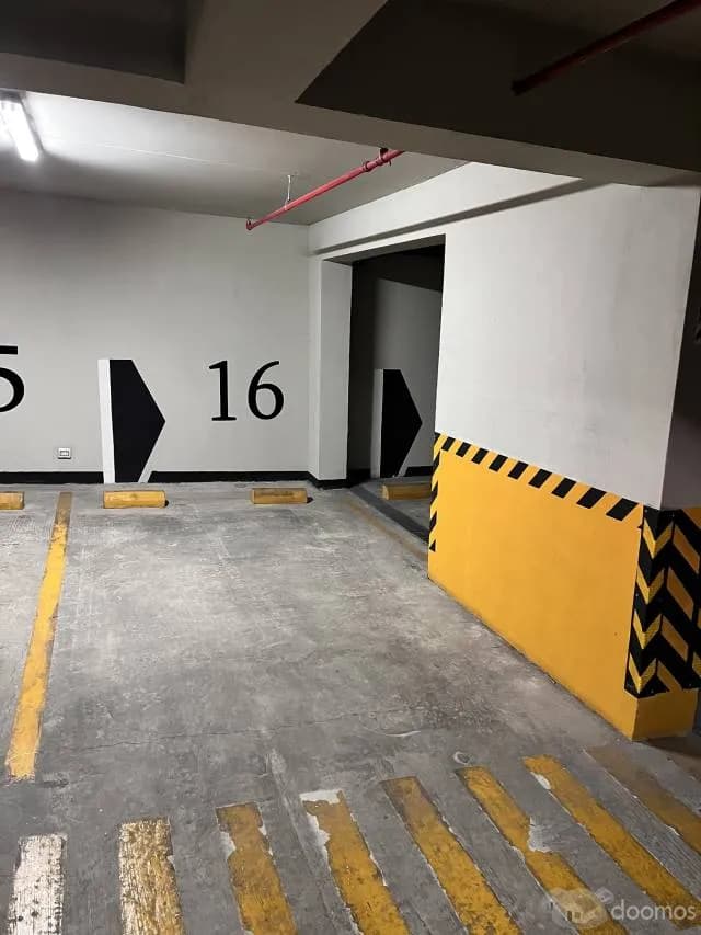 Alquiler estacionamiento ovalo miraflores - 1