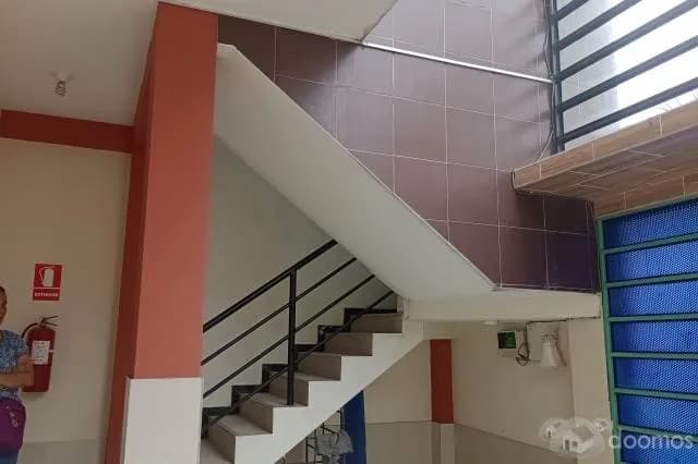 Venta de propiedad de dos pisos - 1