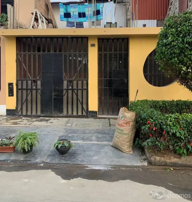 Casa como Terreno en Venta - Santiago de Surco - 1