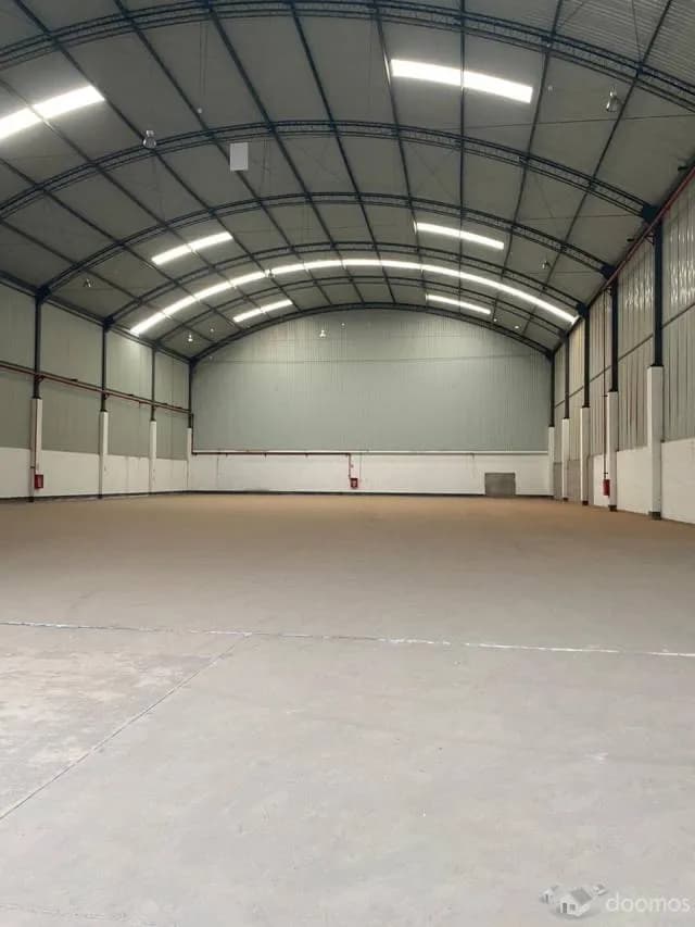 2,000m2-ALQUILER DE BODEGAS INDUSTRIALES EN LURIN-CON 12ML ALT-EN COMPLEJO INDUSTRIAL-TODO LOSA Y CON OFICINAS - 1