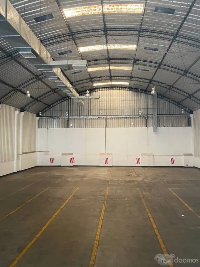 1,500m2-ALQUILER DE BODEGAS INDUSTRIALES EN LURIN-CON 12ML ALT-EN COMPLEJO INDUSTRIAL-TODO LOSA Y CON OFICINAS - 1