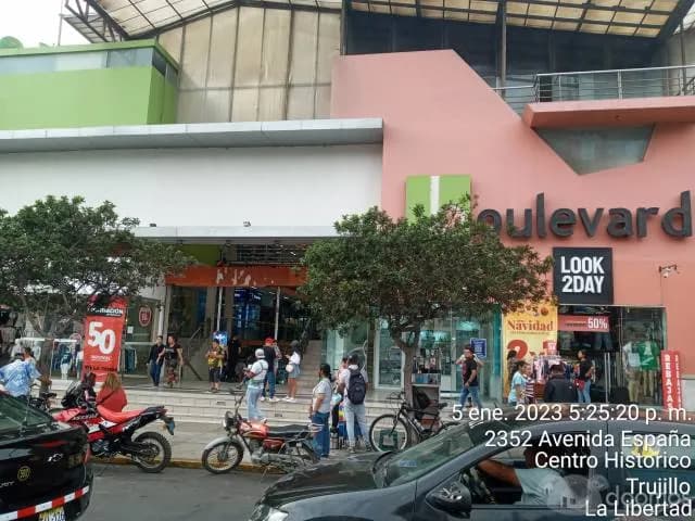 VENDO LOCAL CENTRO COMERCIAL BOULEVARD   TRUJILLO - 1