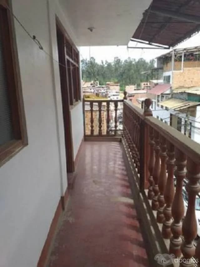 Edificio de 4 Pisos en El Centro Historico de Chachapoyas - 1