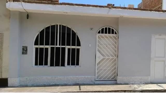 Alquilo Casa de 1 piso 160m2 cerca al Malecón de Huanchaco - 1