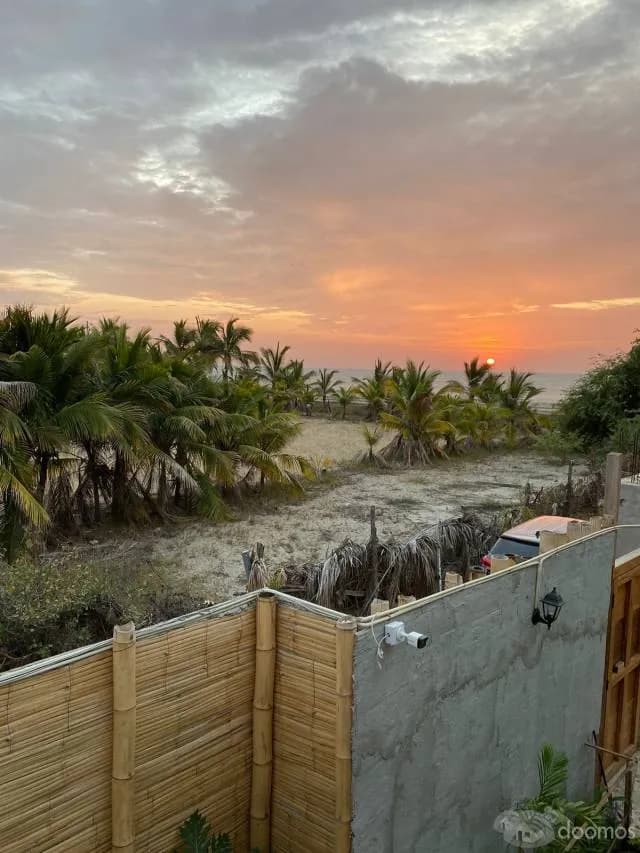 ANOCHECE EN CALMA JUNTO AL MAR - 1