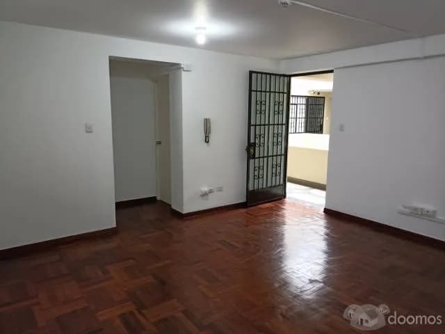 Oficina de 3 ambientes en el Barrio Médico, Surquillo - 1