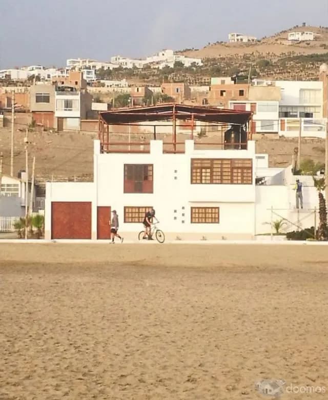 CASA EN PUNTA ROCAS - CONDOMINIO PRIVADO - COMO TERRENO - 1