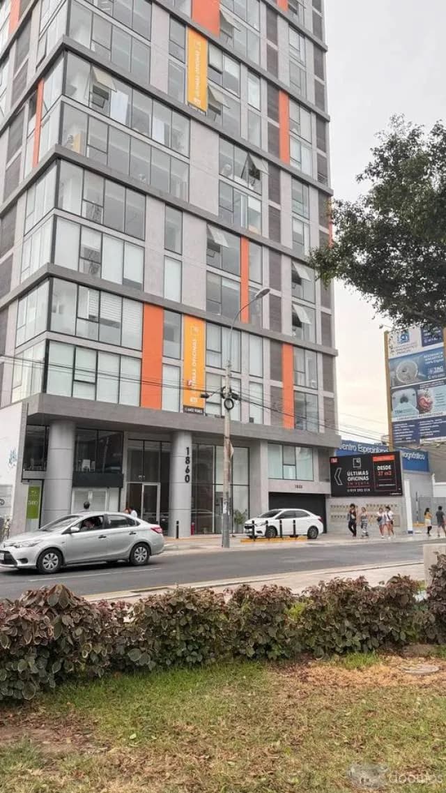 VENTA DE OFICINA EN ESTRENO - 1