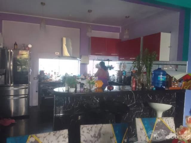 VENDO CASA DE ESTRENO DE 4 PISOS SEMI AMOBLADA - 2