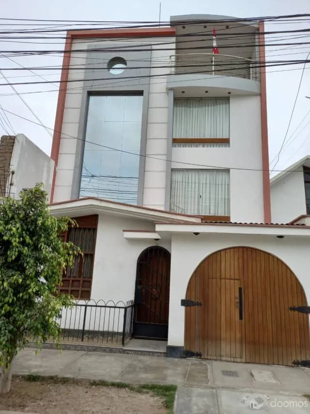 Casa para vivienda, bien ubicada, cerca a Centros Comerciales - 1