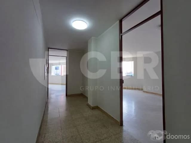 VENTA OFICINA EN EL CERCADO DE LIMA - 1