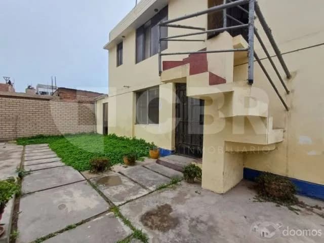 VENTA CASA COMO TERRENO EN SAN MIGUEL - 1