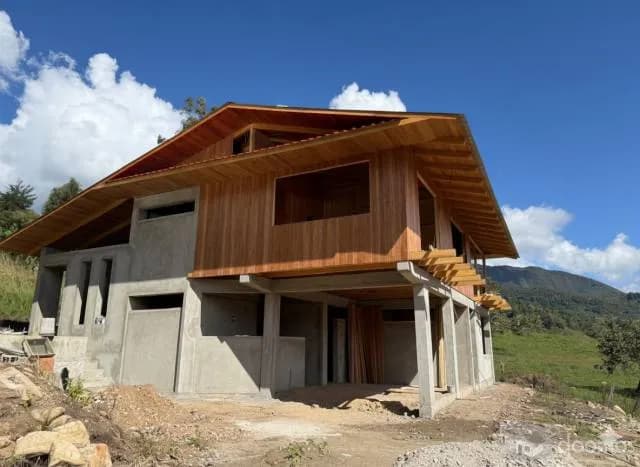 Se Vende Hermosa Casa de Campo en Construcción – Oxapampa - 1