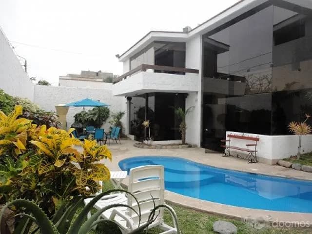 Residencia Exclusiva en Urbanización El Golf - 1